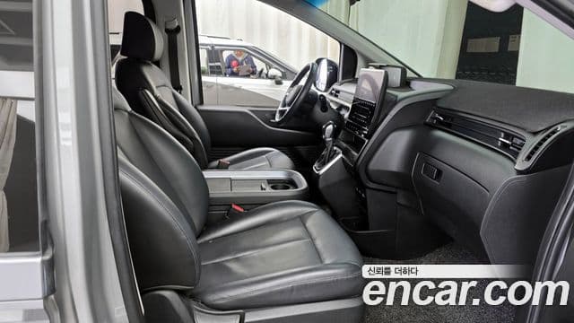 Hyundai Staria 2023 — ფოტო 11/20