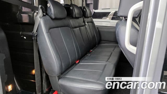 Hyundai Staria 2023 — ფოტო 12/20