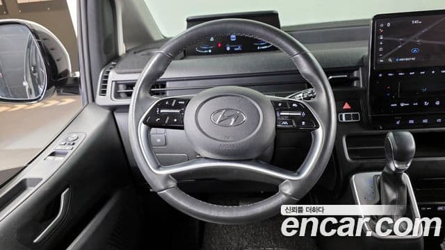 Hyundai Staria 2023 — фото 13 из 20