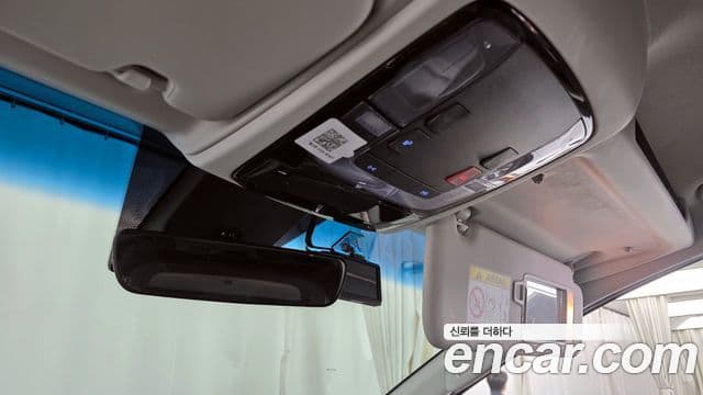 Hyundai Staria 2023 — ფოტო 17/20