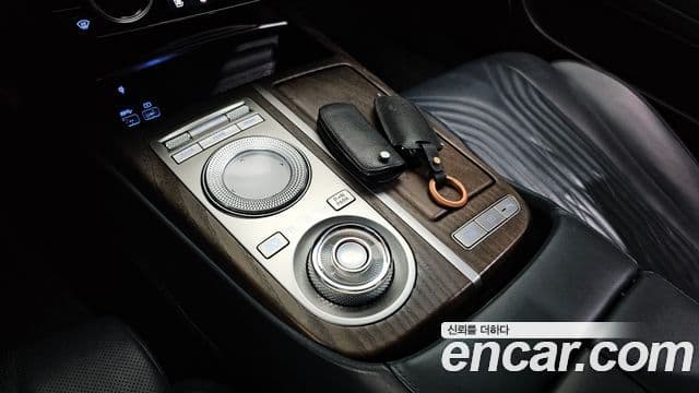 Genesis Electrified G80 2022 — Şəkil 9/20