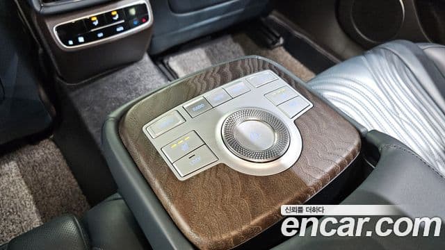 Genesis Electrified G80 2022 — Şəkil 18/20