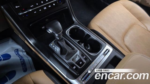 Kia Carnival 2021 — Фото 8/20