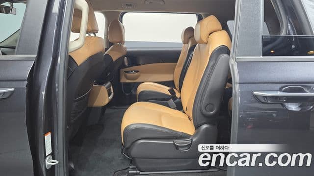 Kia Carnival 2021 — Фото 12/20