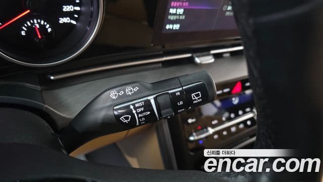 Kia Carnival 2021 — Фото 16/20