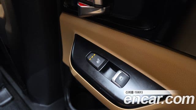 Kia Carnival 2021 — Фото 19/20