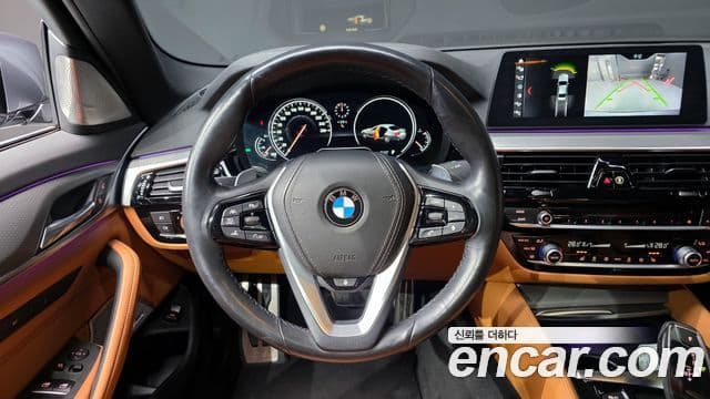 BMW 5 Series 2018 — Şəkil 13/20