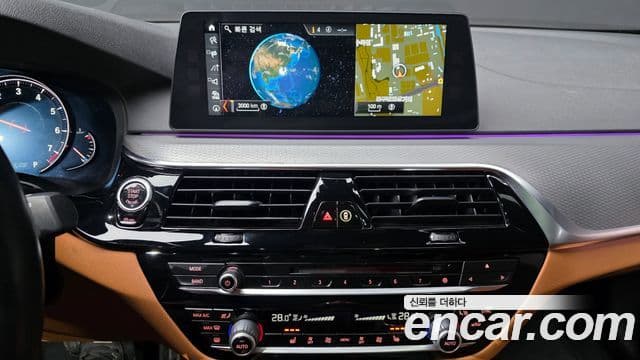 BMW 5 Series 2018 — Şəkil 14/20
