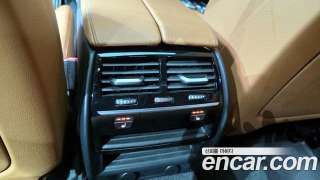 BMW 5 Series 2018 — Şəkil 19/20