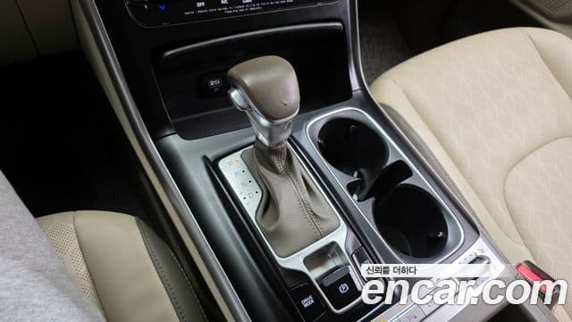 Kia Carnival 2020 — ფოტო 8/20