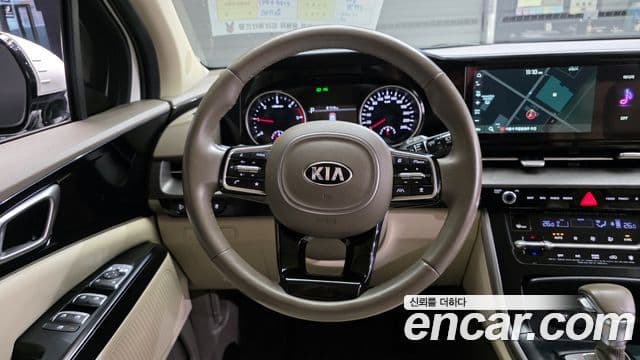 Kia Carnival 2020 — ფოტო 13/20