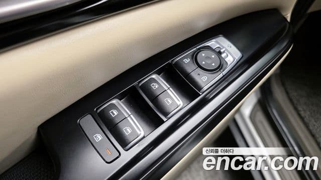 Kia Carnival 2020 — ფოტო 14/20