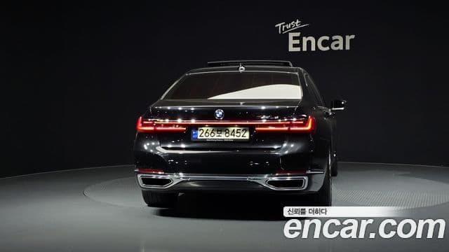 BMW 7 Series 2021 — Şəkil 10/20