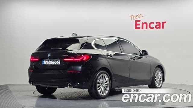 BMW 1 Series 2021 — ფოტო 2/20