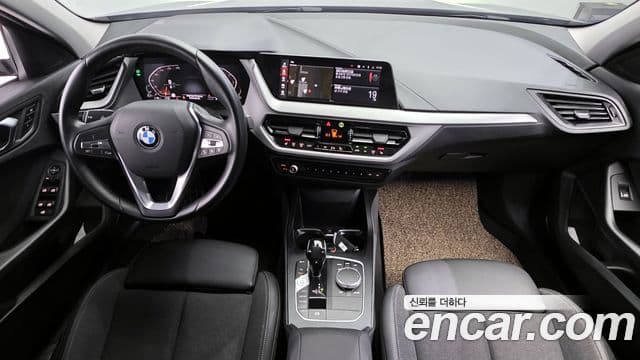 BMW 1 Series 2021 — ფოტო 7/20
