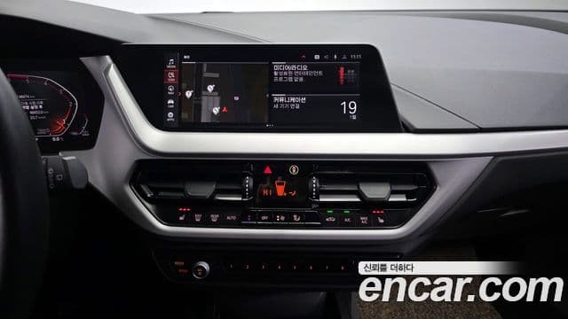 BMW 1 Series 2021 — ფოტო 15/20