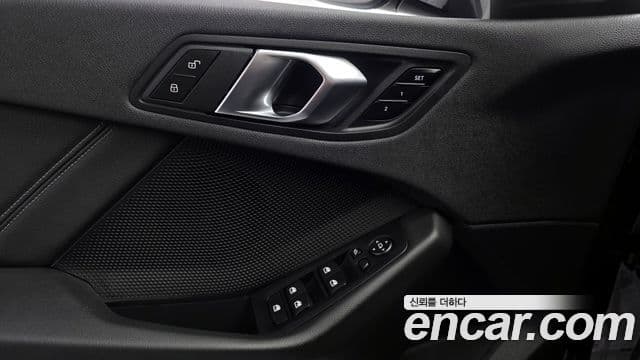 BMW 1 Series 2021 — ფოტო 17/20