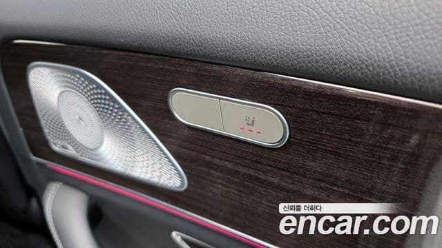 Mercedes-Benz GLE-Class 2021 — ფოტო 19/20