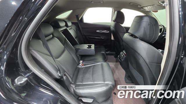 Genesis GV70 2021 — ფოტო 19/20