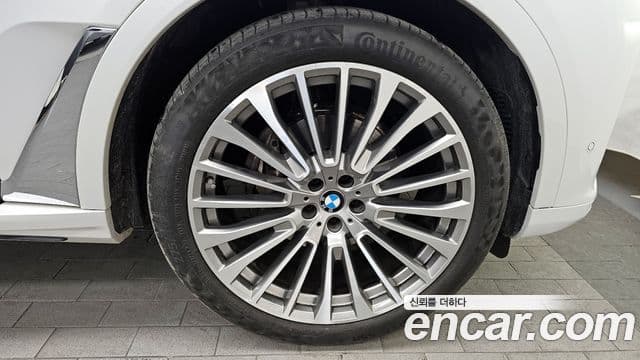 BMW X7 2020 — Photo 16/20