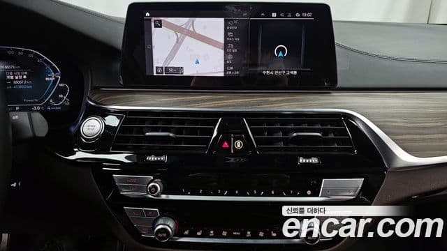 BMW 5 Series 2020 — Фото 14/20