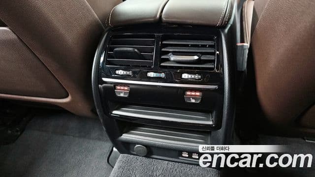 BMW 5 Series 2020 — Фото 19/20