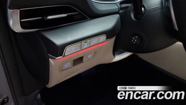 Genesis GV80 2021 — ფოტო 17/20