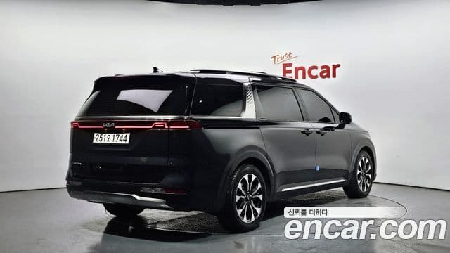 Kia Carnival 2022 — Фото 2/20
