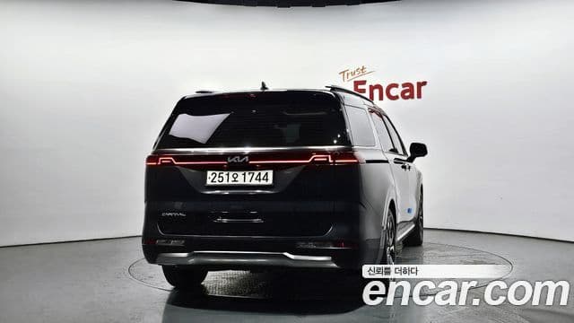 Kia Carnival 2022 — ფოტო 4/20