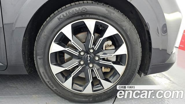 Kia Carnival 2022 — ფოტო 5/20