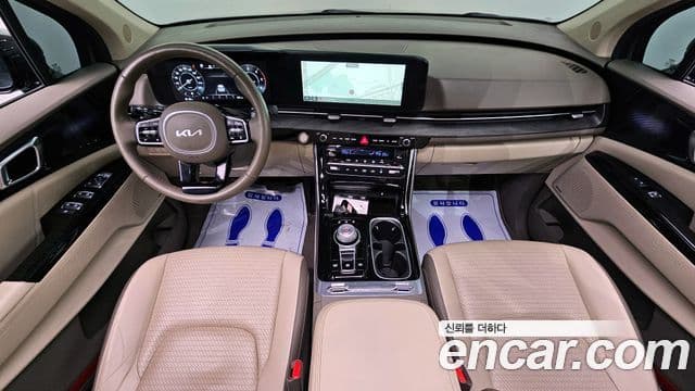 Kia Carnival 2022 — ფოტო 7/20