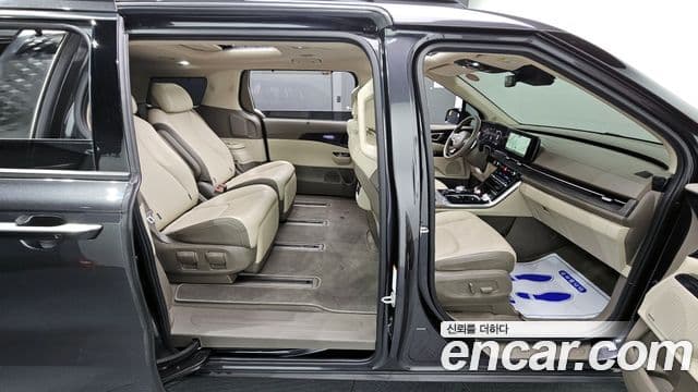 Kia Carnival 2022 — ფოტო 11/20