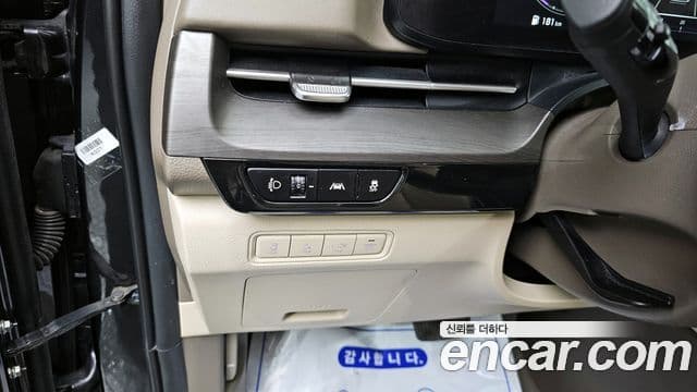 Kia Carnival 2022 — ფოტო 12/20