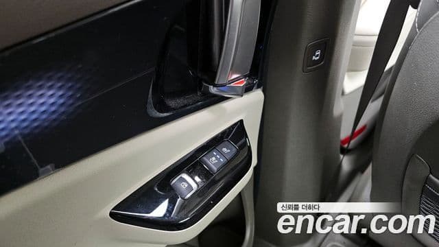 Kia Carnival 2022 — ფოტო 19/20