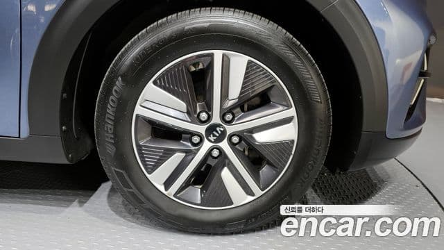 Kia Niro 2021 — ფოტო 5/20