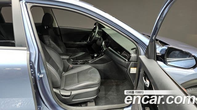 Kia Niro 2021 — ფოტო 12/20