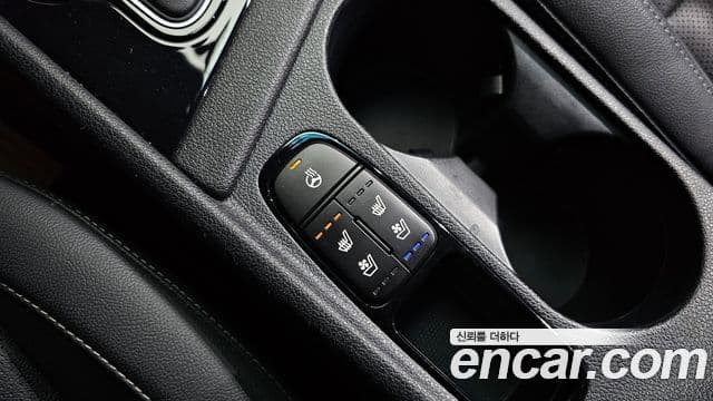 Kia Niro 2021 — ფოტო 18/20