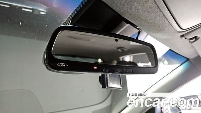 Kia Niro 2021 — ფოტო 19/20