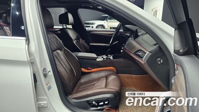 BMW 5 Series 2020 — Şəkil 9/20