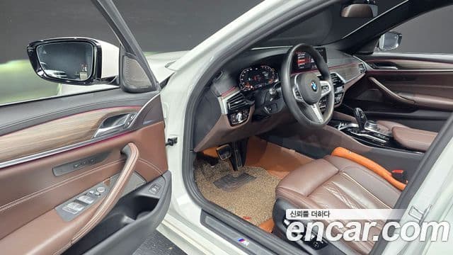 BMW 5 Series 2020 — Şəkil 10/20