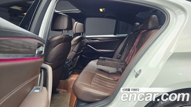 BMW 5 Series 2020 — Şəkil 11/20