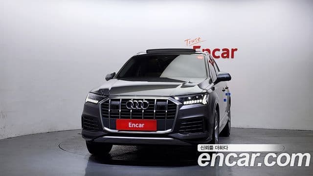 Audi Q7 2020 — ფოტო 2/20
