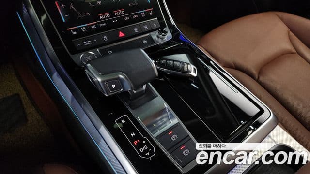 Audi Q7 2020 — ფოტო 7/20