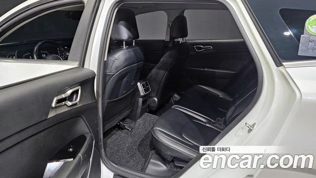 Kia Sportage 2021 — ფოტო 11/20