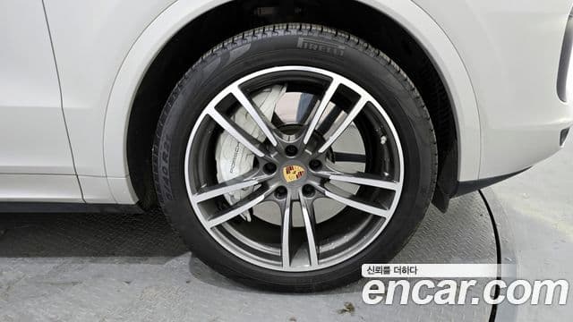 Porsche Cayenne 2022 — Photo 6/20