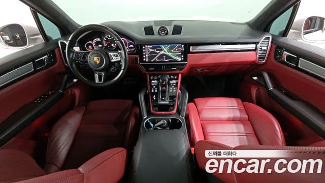 Porsche Cayenne 2022 — Photo 11/20