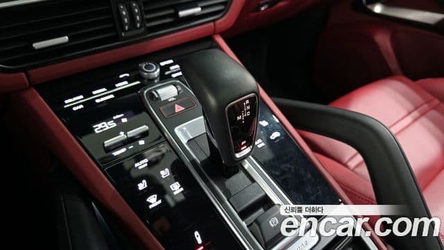 Porsche Cayenne 2022 — Photo 10/20
