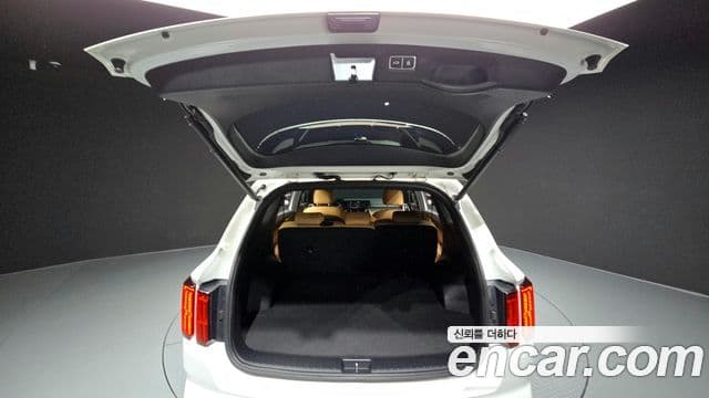 Kia Sorento 2021 — ფოტო 19/20