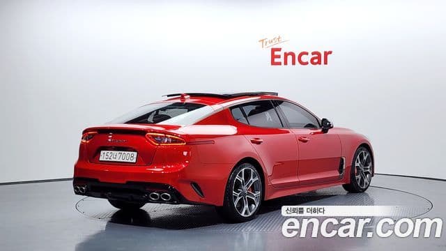 Kia Stinger 2019 — ფოტო 2/20