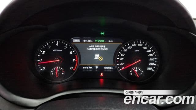 Kia Stinger 2019 — ფოტო 8/20